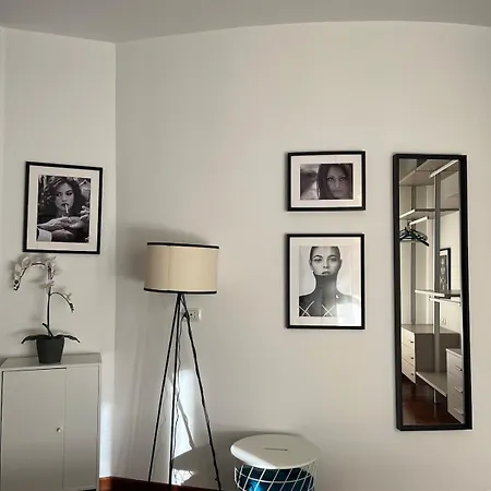 The Artists' House - Airport Border Line Apartment Seriate